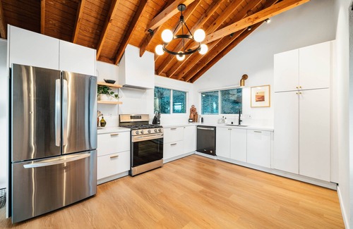 Crestline Cabin | Quiet Mid-Century A-Frame Retreat w/Mountain Views