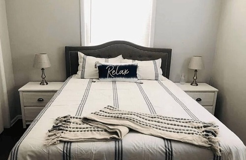 Shorewood House | QUIET Milwaukee Suburb Hideaway - Lake Retreat - Close to Downtown Milwaukee