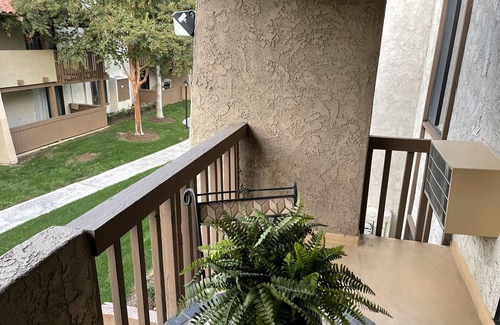 Southwest Anaheim Apartment | Quiet Modern Stay in Anaheim! Close to Disneyland and Knotts!