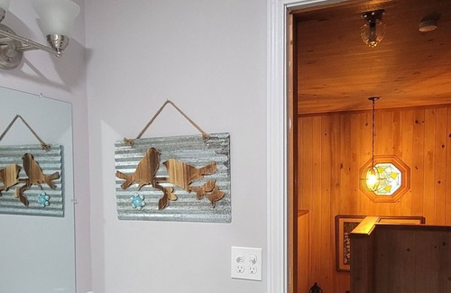 Mountain Rest House | Quiet Mountain lake cabin, surrounded by trees with lake access, close to river!