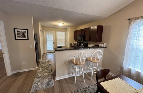 State Park Condo | Quiet neighborhood, 10 min for downtown, 5 mins to Fort Jackson