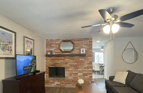 Fort Worth House | Quiet Neighborhood - Close to Downtown Fort Worth and Parker County
