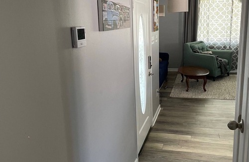Metairie House | Quiet Neighborhood with quick acess to everything you need