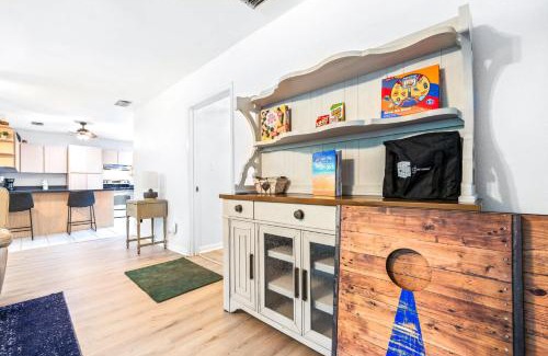Lake Magdalene House | Quiet Oak Retreat - Serene 3 BDR