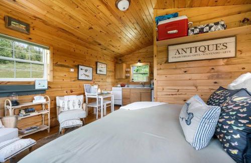 Kalispell House | Quiet, relaxing cabin, views galore, pet friendly
