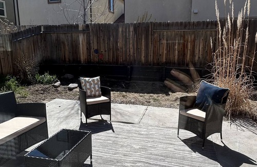 Reno House | Quiet, residential South Reno rental- 3 minutes to Cyan Park, 20 to Mt Rose