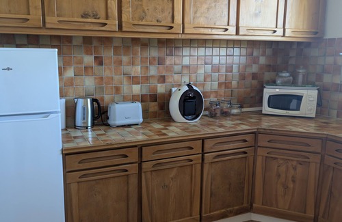 Noyers-sur-Cher Apartment | Quiet, restful house 9 minutes from the zoo and close to castles.
