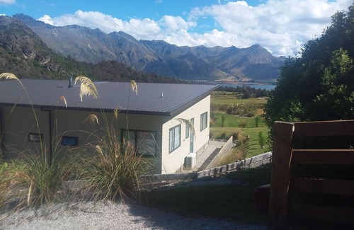 Mount Creighton House | Quiet Retreat Bobs Cove