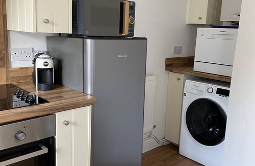 Cheltenham Apartment | Quiet retreat in centre of Cheltenham - The Mews Flatnfree parking/outside space