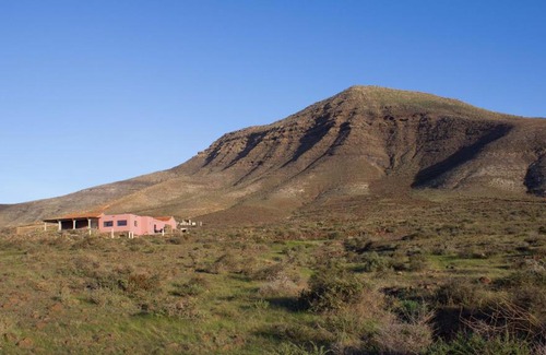Tetir House | Quiet Rural House Ten Minutes From The Beach