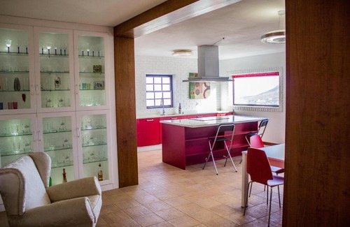 Tetir House | Quiet Rural House Ten Minutes From The Beach