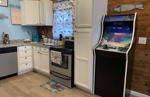 Holladay House | Quiet Rustic Cabin at the river. Family friendly