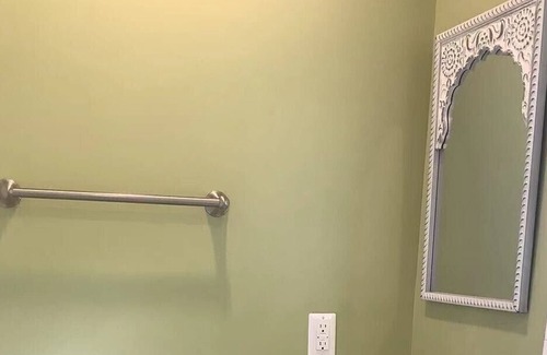 Colwood House | Quiet separate entrance studio room in Colwood