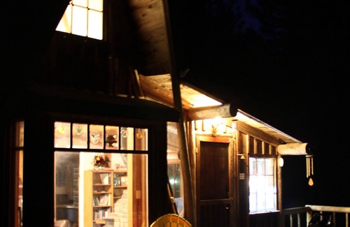 Talent House | Quiet, serene, mountain home, yet close to all! AND WE HAVE WiFi!