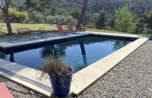 Gemenos House | Quiet south-facing villa with private pool on wooded grounds near the calanques