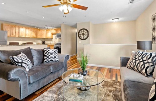 Northside House | Quiet Southside Retreat