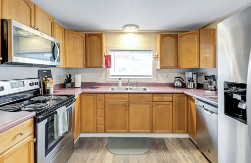 St. Regis House | Quiet, Spacious MT Adventure Hub On Main Street In Saint Regis