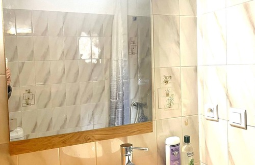 Ceret Apartment | Quiet, spacious studio in the center of Céret.