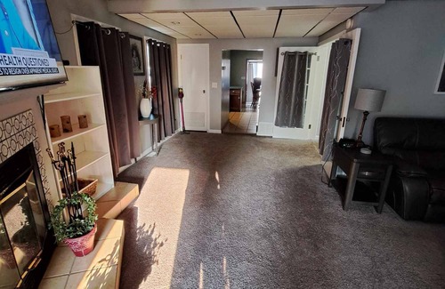 West Seneca House | Quiet street miles from Buffalo Bills stadium and minutes from Downtown Buffalo.