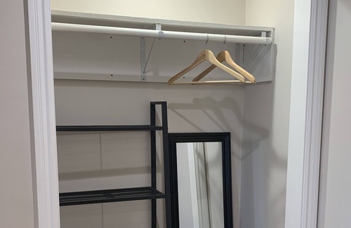 South San Francisco Apartment | Quiet stress free parking cozy2b1ba w/ Kitchenette