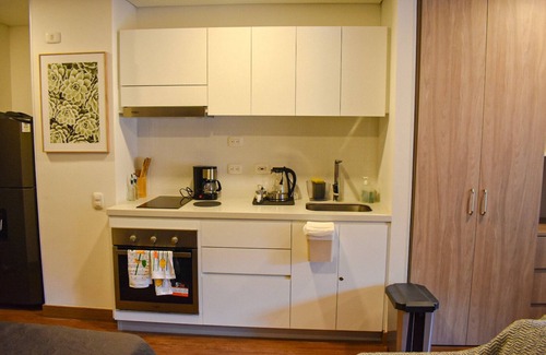 Centro International Apartment | Quiet studio apartment in the heart of Bogota