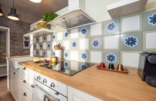 Cressa Apartment | Quiet Studio Apartment with Garden in Farmhouse