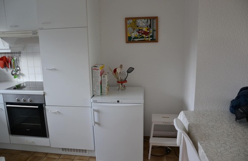 De Panne Apartment | Quiet sunny apartment with terrace + parking space