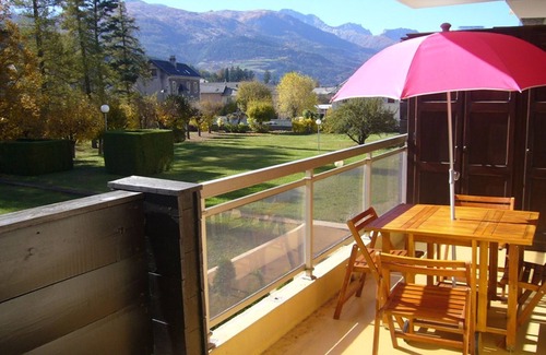 Barcelonnette Apartment | Quiet T2 with terrace in Barcelonnette