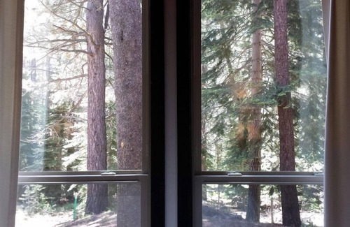 Truckee Condo | Quiet two-bed + Loft, 1 1/2 bath, golf/ski condo. Tahoe Donner. Near Lake Tahoe
