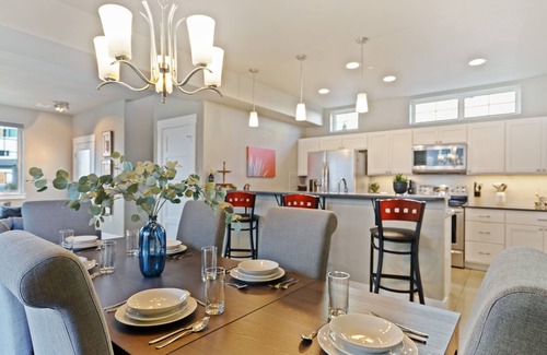 Fort Collins House | Quiet Urban Community – Designer Home w/Hot Tub!