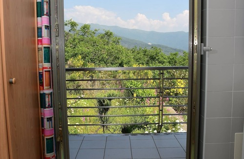 Dolcedo House | Quiet vacation home with 3 bedrooms for 6 people. WLAN. Climate. Very clean.