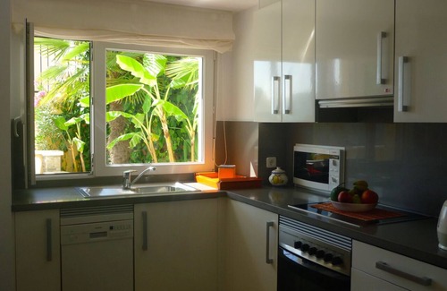 Velilla-Taramay House | Quiet villa for up to 4 people, swimming pool open all year round.