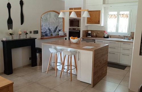 Althen-des-Paluds Villa | Quiet villa with private pool and large garden