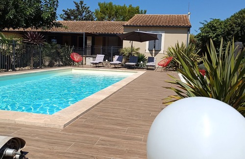 Althen-des-Paluds Villa | Quiet villa with private pool and large garden