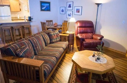McCall Condo | QUIET, WOODED RETREAT WITH PRIVATE HOT TUB IN SECULDED SETTING