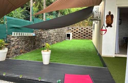 Saint-Paul Apartment | Quiet, Zen garden 5 min to airport ocean view