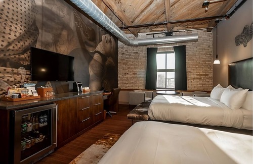 Fifth Ward Hotel | Quintessential Brew City Experience, 3 Units Near Marquette University!