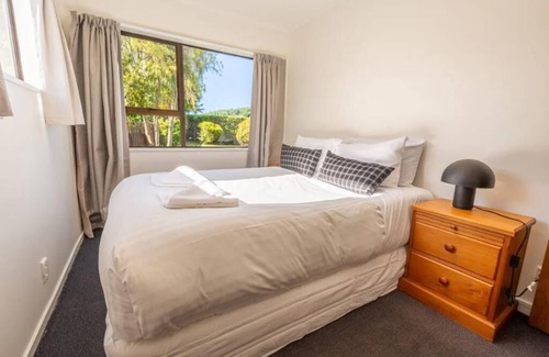 Wanaka House | Quintessentially Kiwi on Aubrey