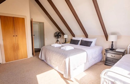 Wanaka House | Quintessentially Kiwi on Aubrey
