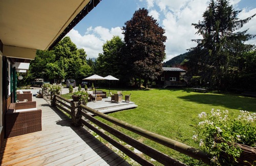 Morzine Ski Chalet | Quirky chalet, large private garden with safe parking
