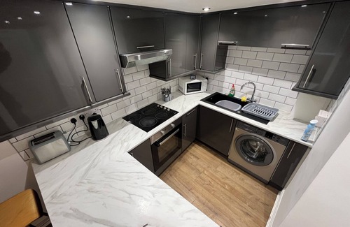 Gifford Apartment | Quirky flat beside Holyrood Park and Arthur’s Seat