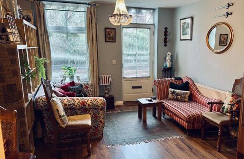Macclesfield Apartment | Quirky town centre apartment with river terrace