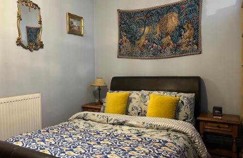 Macclesfield Apartment | Quirky town centre apartment with river terrace