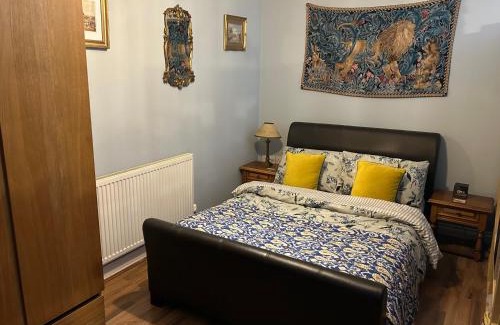 Macclesfield Apartment | Quirky town centre apartment with river terrace