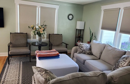 Barnum West House | Quite and spacious house with gulch passing through property & a park backyard