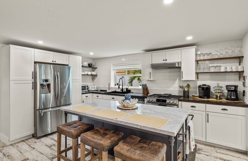 Bonita Springs House | Quite Bonita Springs neighborhood near golf, beaches and hopping w/swim spa