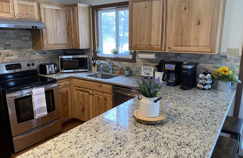 Albrightsville Cabin | Quite Family Ski Cabin w/Bonus BR. Wet Bar, Pool Table and Foosball Table