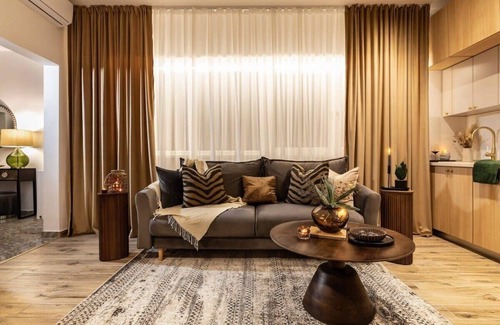 Bucharest City-Centre Apartment | Qult Jumanji Summar