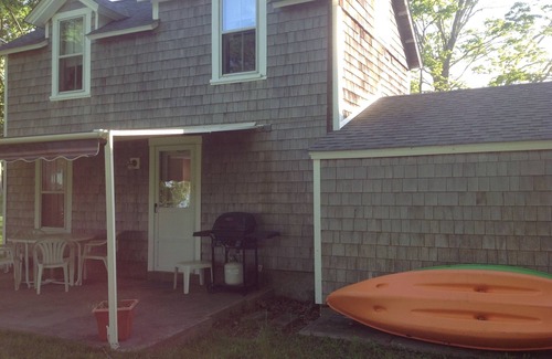 Charlestown Cottage | Quonochontaug Tree House-QEBA Access and Ninigret Pond access