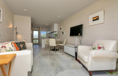 Freemans Bay Apartment | QV Sunny Townhouse at Collingwood Street - 456
